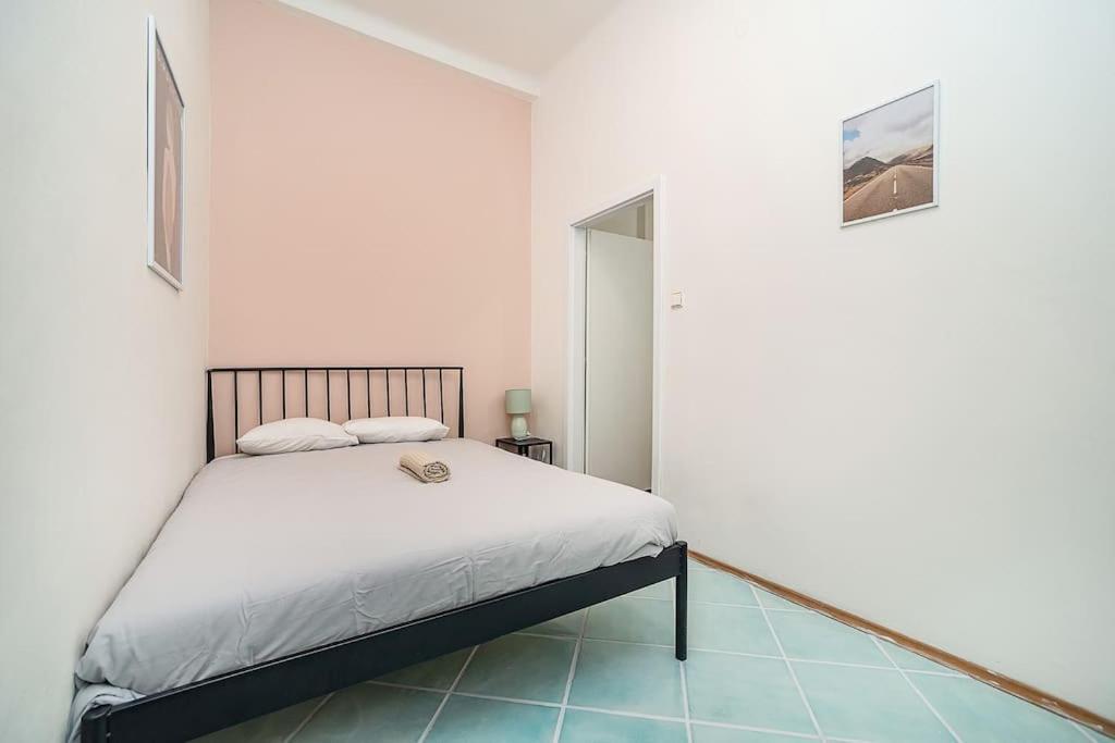 Cozy Old Town Stay - 1-Bedroom Apartment Прага Экстерьер фото