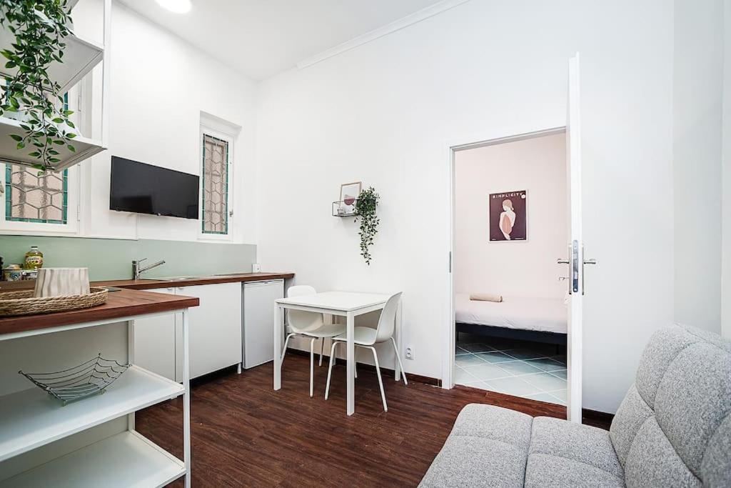 Cozy Old Town Stay - 1-Bedroom Apartment Прага Экстерьер фото