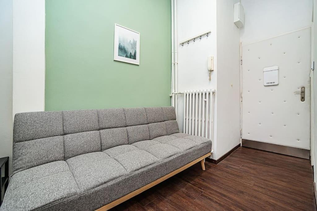 Cozy Old Town Stay - 1-Bedroom Apartment Прага Экстерьер фото