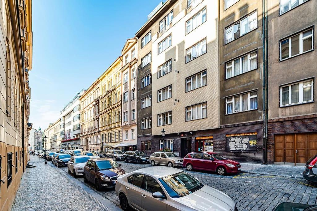 Cozy Old Town Stay - 1-Bedroom Apartment Прага Экстерьер фото